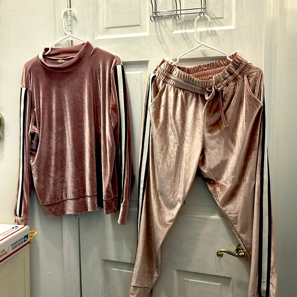 Fun jogger set!